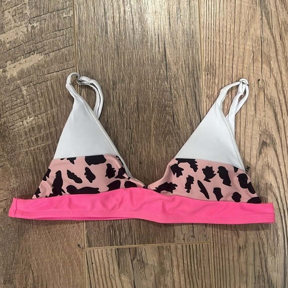 Shein Woman’s Cheetah and Pink Print Bikini Size Small - Picture 2 of 6